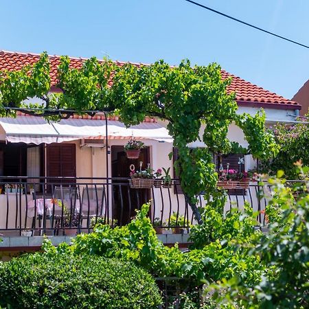 Apartments By The Sea Barbat, Rab - 4977 Barbat na Rabu Kültér fotó